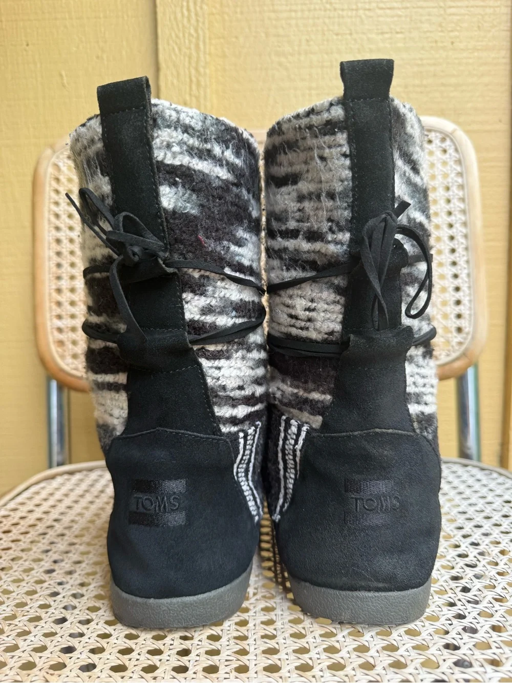 TOMS Women’s Size 11 Black Gray Southwestern Knit Faux Fur Lined Boots